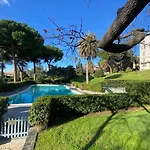 Casaviva-Stylish Trilo With Ac-Shared Pool-Parking