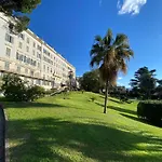 Casaviva-Stylish Trilo With Ac-Shared Pool-Parking