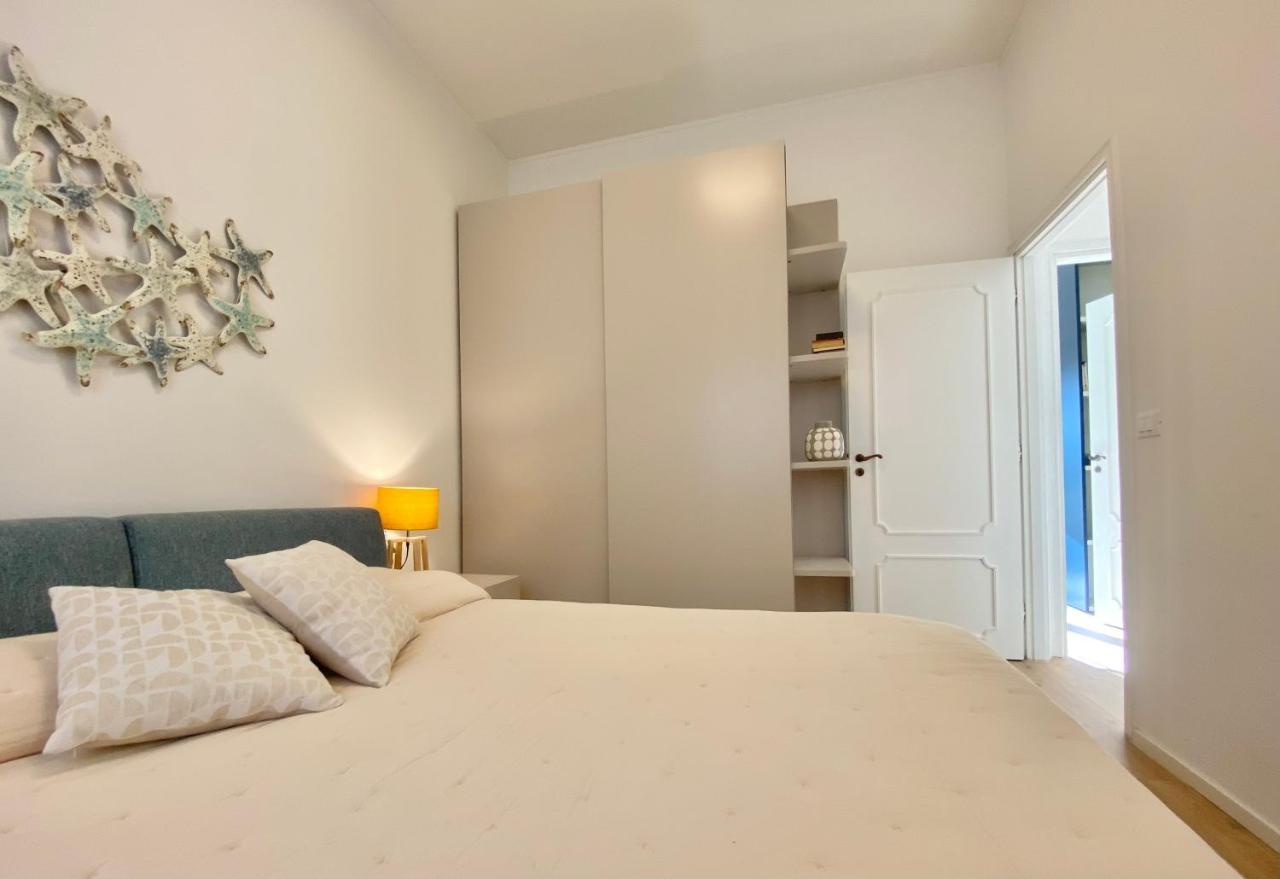Casaviva-stylish Trilo With Ac-shared Pool-parking Apartment