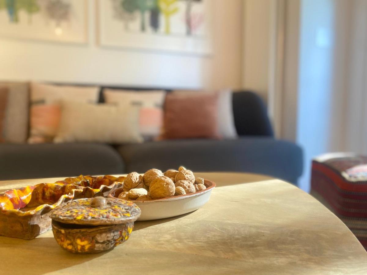 Casaviva-stylish Trilo With Ac-shared Pool-parking Apartment *