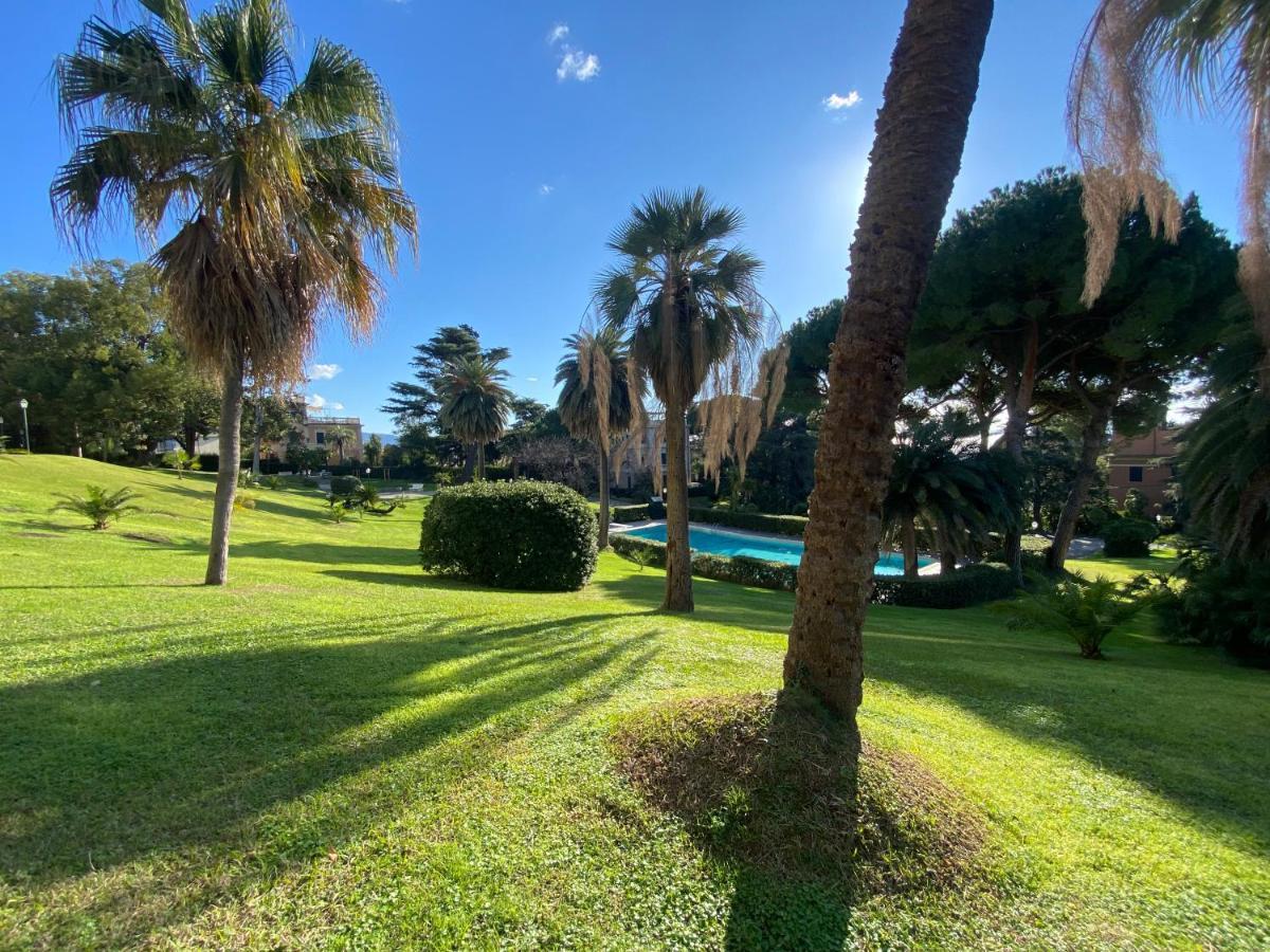 Casaviva-stylish Trilo With Ac-shared Pool-parking *