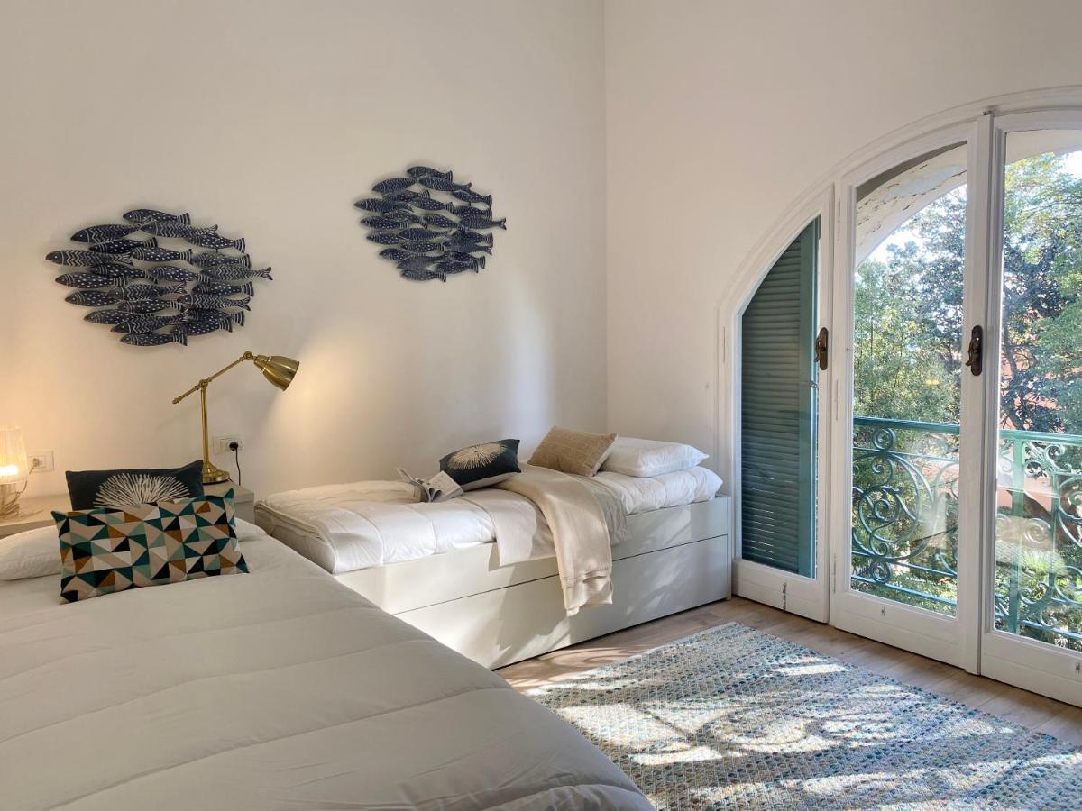 Casaviva-stylish Trilo With Ac-shared Pool-parking Genoa